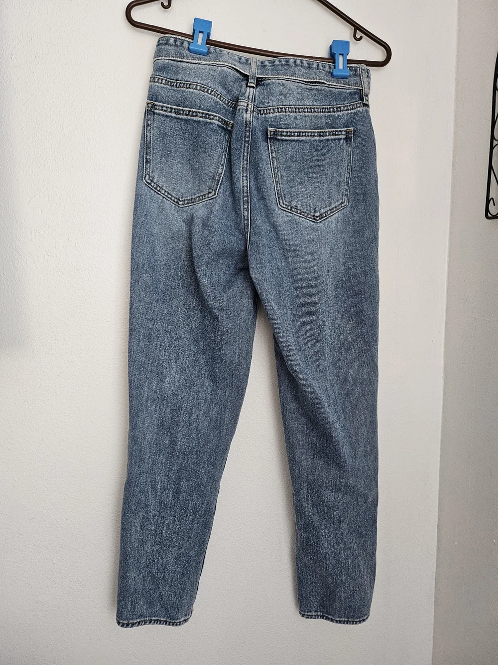 PacSun High-Waist Blue Women’s Jeans with Belt